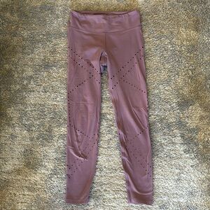 Glyder leggings with laser cut detail mauve color